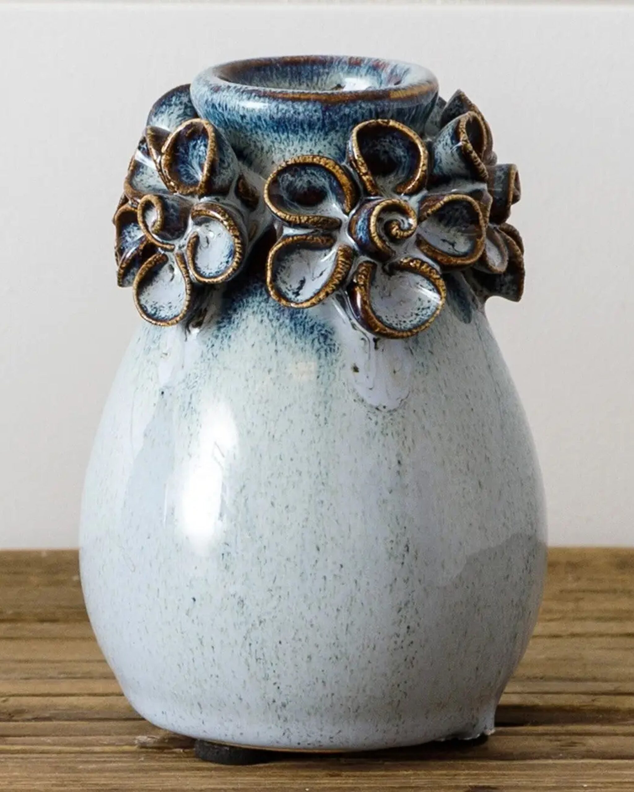 blue_bud_vase