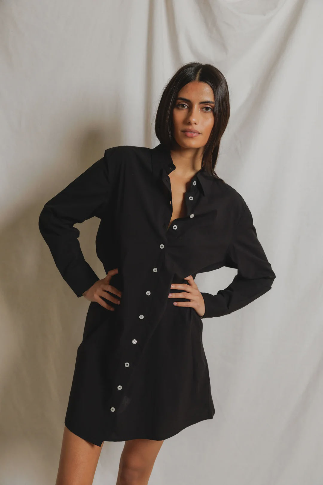 felicia_true_black_4_1080x_3c9af7ba-65f0-4bc4-879e-a2b04e1375be