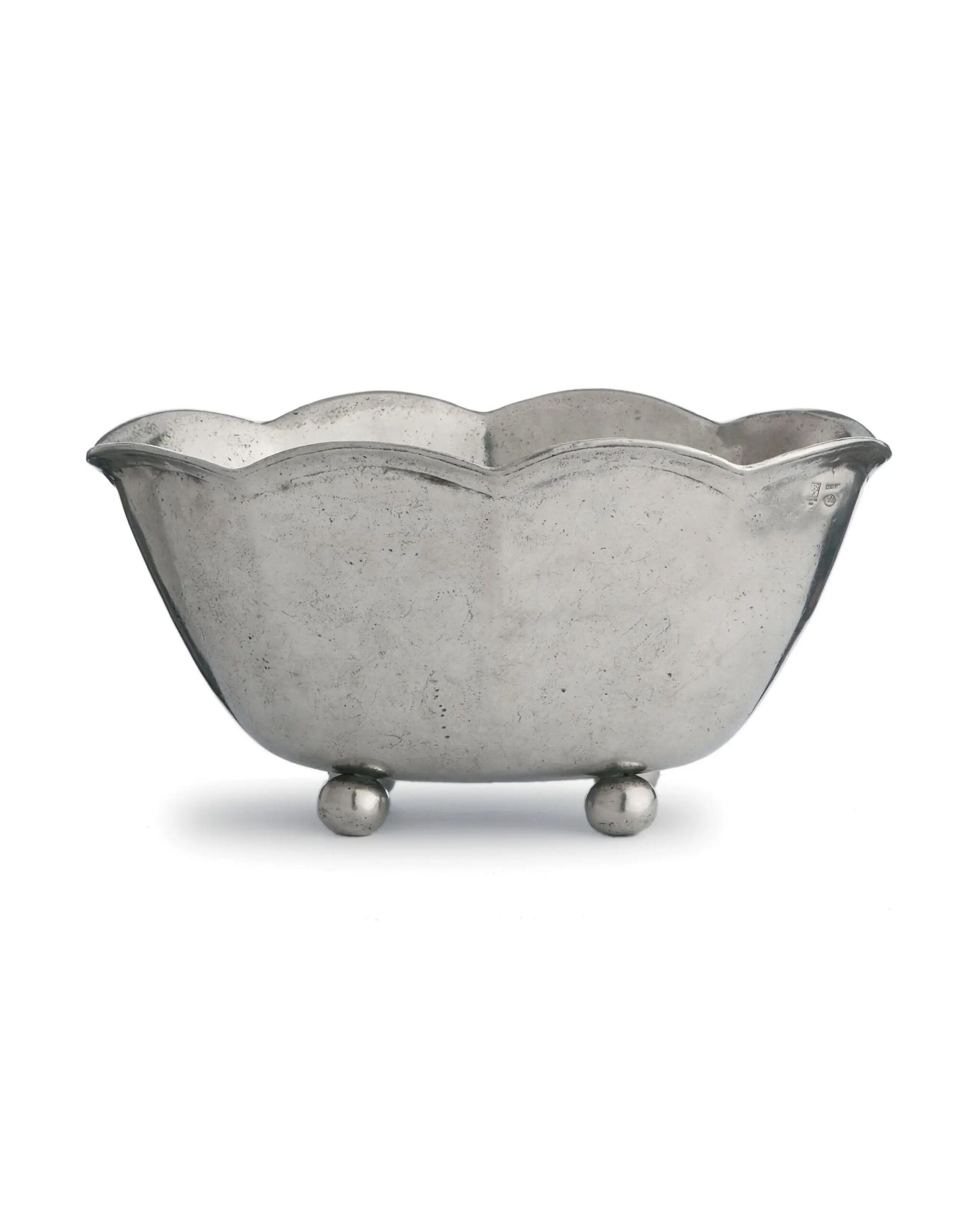 vintage-scalloped-bowl